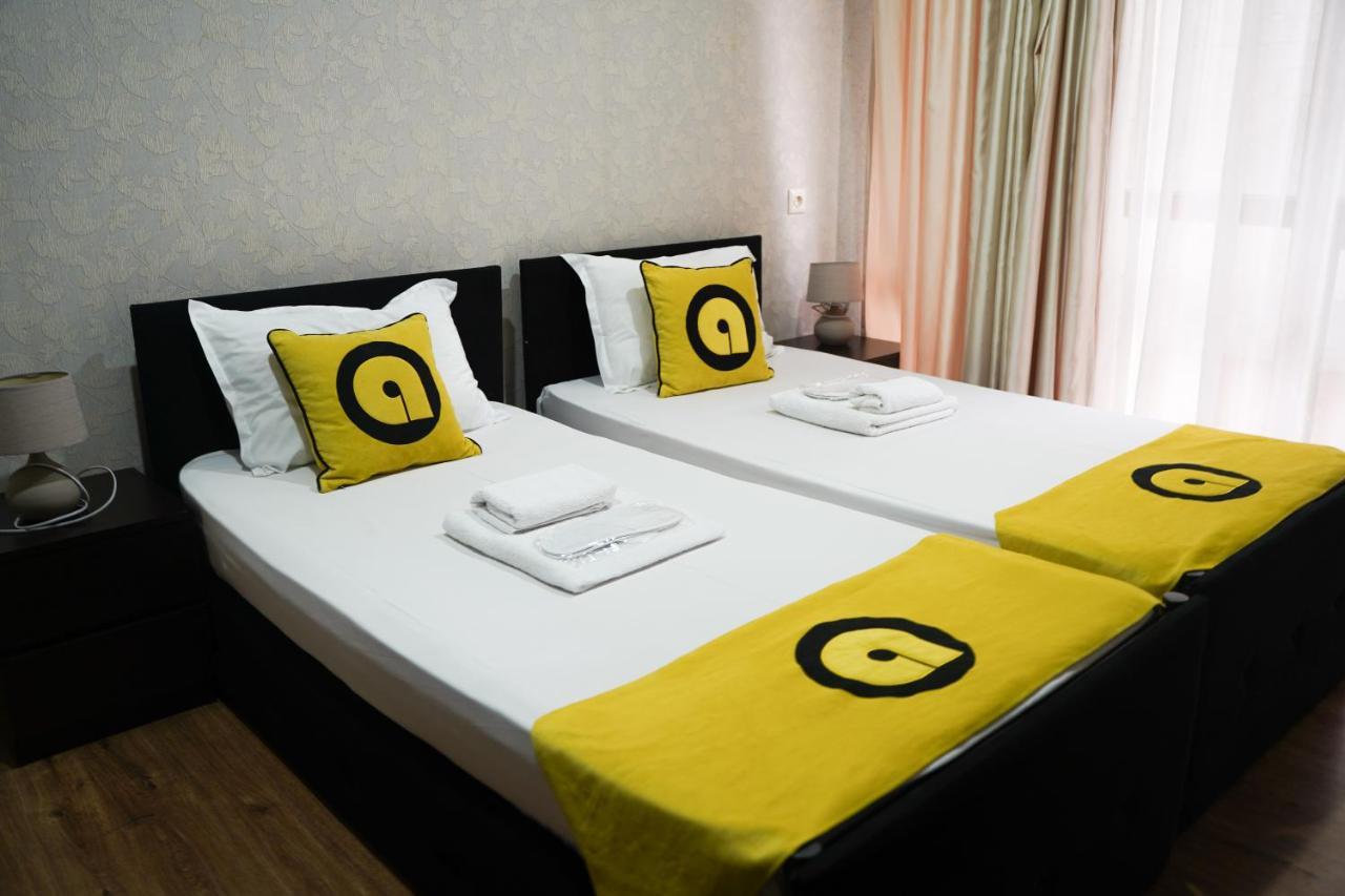 Aura Plaza Hotel Тбилиси Экстерьер фото