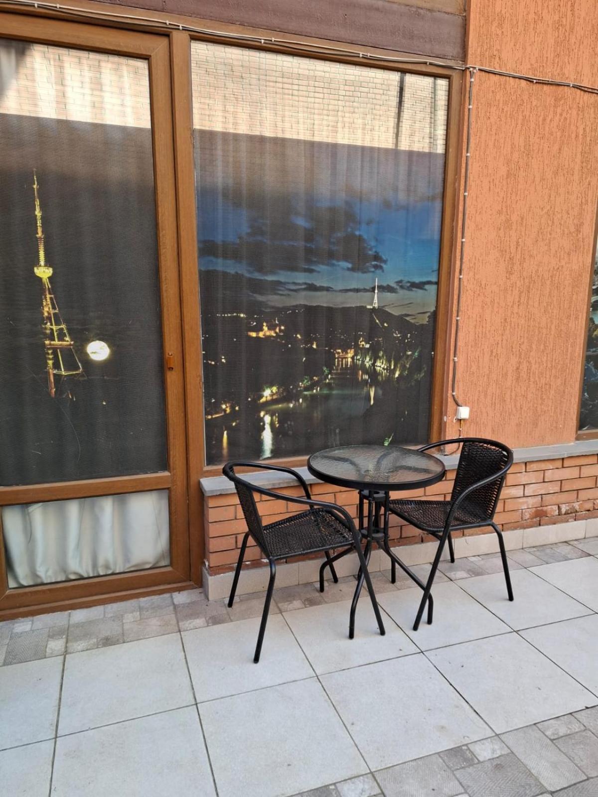 Aura Plaza Hotel Тбилиси Экстерьер фото