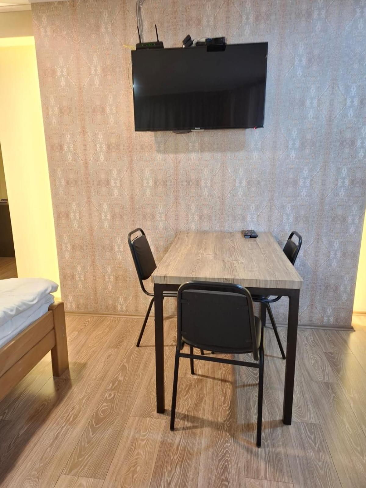 Aura Plaza Hotel Тбилиси Экстерьер фото